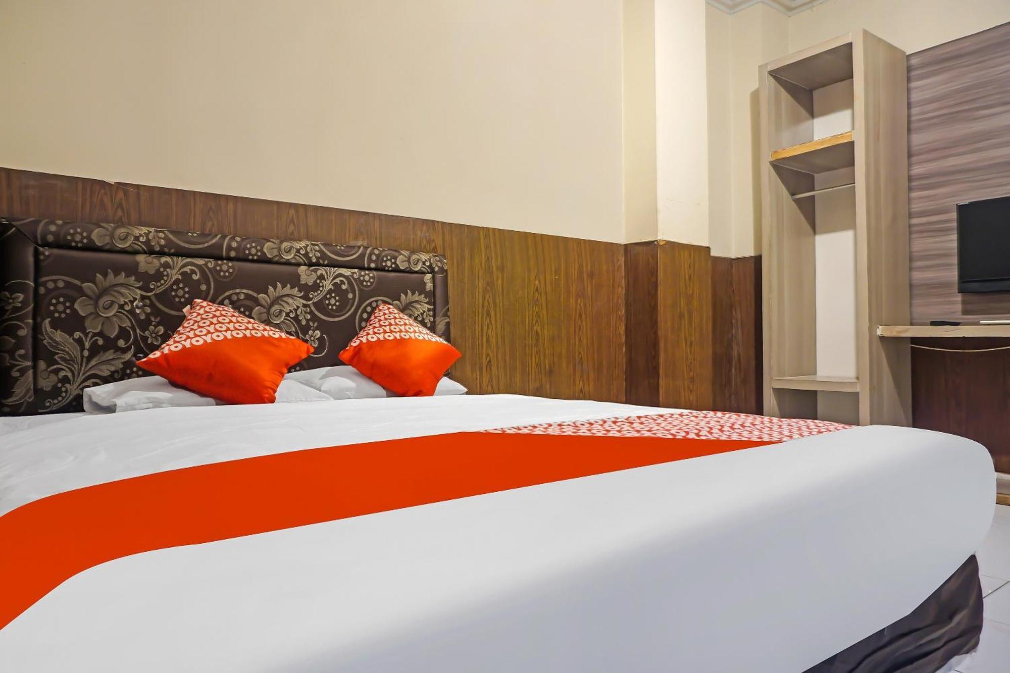 Oyo 1935 Hotel Diamond Inn Makassar Eksteriør billede