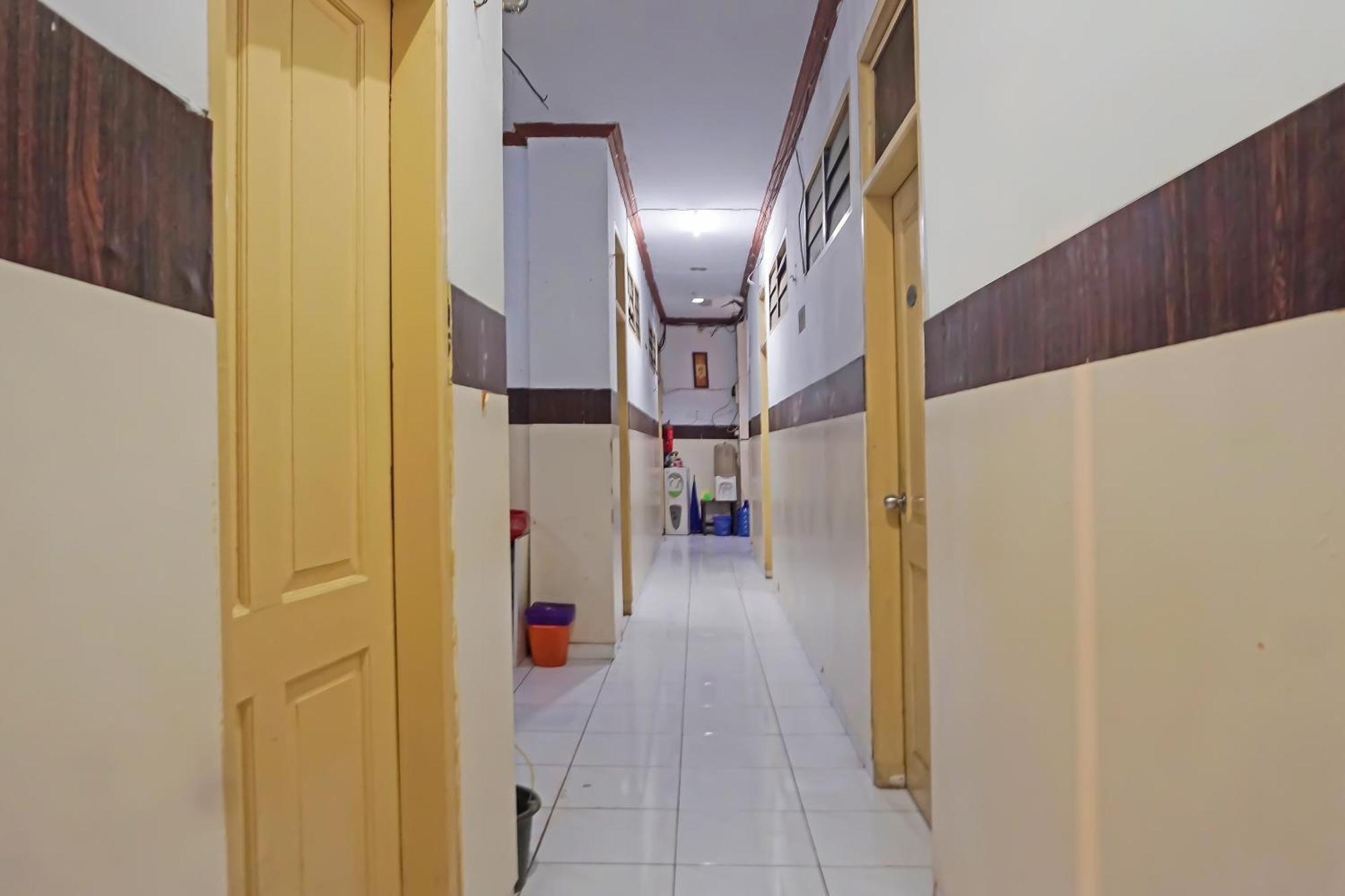 Oyo 1935 Hotel Diamond Inn Makassar Eksteriør billede